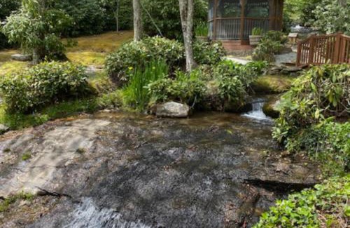 Cullowhee Casa | Misty Falls Hideaway