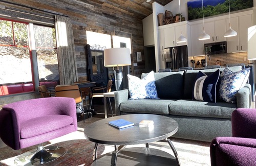 Lansing Casa | Misty Glen. Modern Mnt Retreats. The Sugar Maple