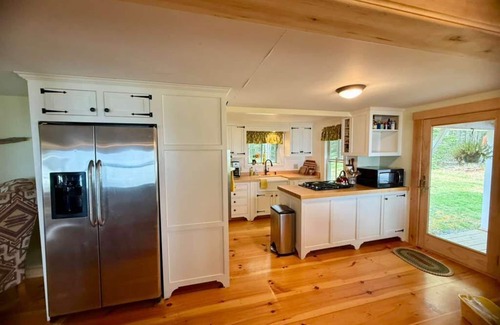 Gouldsboro Cabaña | Misty Morning Cottage: Private, secluded, waterfront escape in Gouldsboro, Maine
