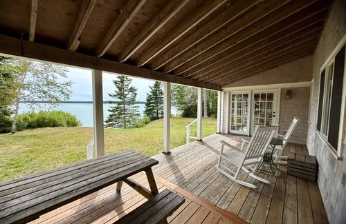Gouldsboro Cabaña | Misty Morning Cottage: Private, secluded, waterfront escape in Gouldsboro, Maine