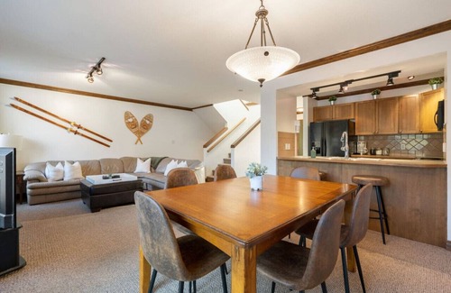 East Kootenay Apartamento | Misty Mountain Retreat | Pool/Hot Tub | Fireplace