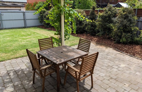 Albury Casa | Mitchell Cottage- Heritage Chic in Central Albury - Gorgeous two bedroom cottage in central Albury