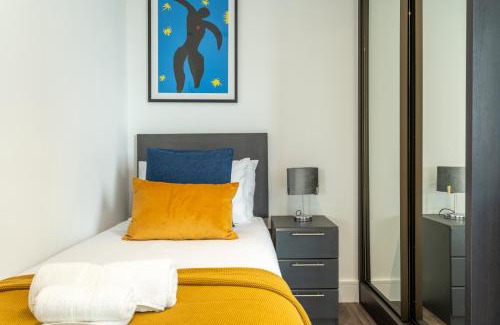 College Park and Old Oak Apartamento | Mitre Matisse by Artsy