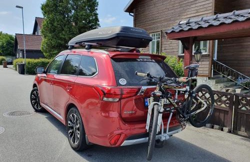 Sandnes Otro | Mitsubishi med telt og camping utstyr