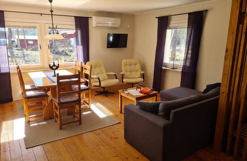 Lesjofors Casa | Mittelschweden Gut Ausgestattetes Ferienhaus am See mit Motorboot und Steg