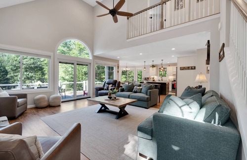 Conway Casa | Mitten Pines Cabin | Hot Tub | Fire Pit | Games
