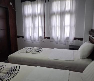 Gjirokaster Casa | MiziriGuestHouse