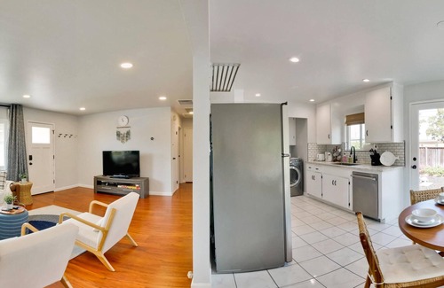 Santa Clara Casa | MJ@Cozy 2B1B Duplex / AC / Walk to Shopping 1891