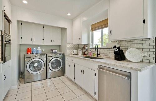 Santa Clara Casa | MJ@Cozy 2B1B Duplex / AC / Walk to Shopping 1891