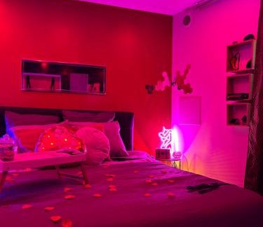 Montfort-sur-Argens Apartamento | MJ Lust Room, centre var proche Verdon, cotignac, ambiance romantique