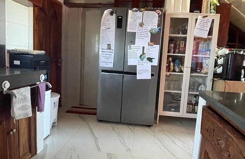 Kaputian Casa | MJ’s Homestay, Charming 2-bedroom house with WiFi, AC, free airport pick up.