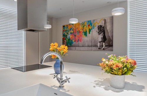 Central Milton Keynes Apartamento | MK CITY CENTRE, THE DIAMOND SUITE, FREE Parking Space, PREMIUM SPACIOUS Apartment with FOOSBALL TABLE