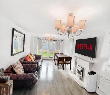 Milton Keynes Casa | MK Cosy & Comfy Corner