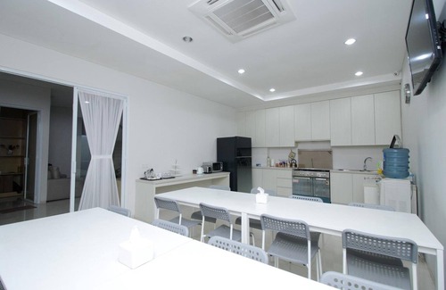 Sudirman Central Business District Cama Y Desayuno | MK House SCBD