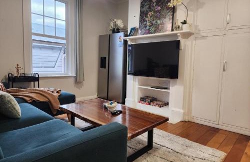 Lower Hutt Casa | MKM Villa - Cozy House in Central Lower Hutt