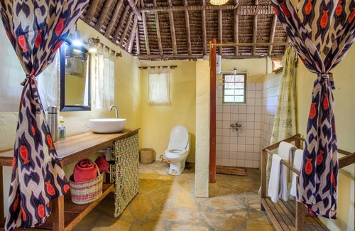 Pangani Otro | Mkoma Bay Tented Lodge