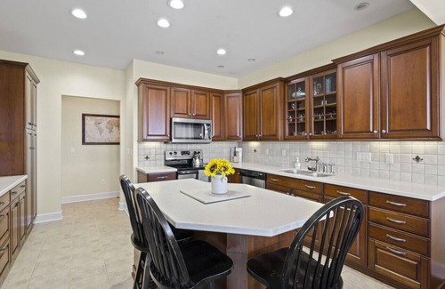 Hilton Casa | MM Properties Lake Ontario: The Oasis