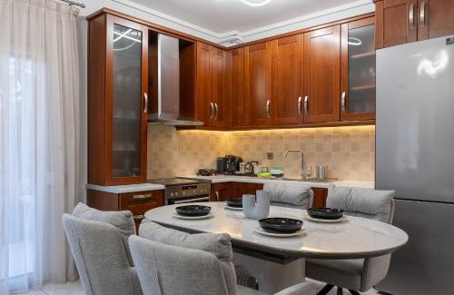 Neoi Epivates Apartamento | Mnēmes Apartment