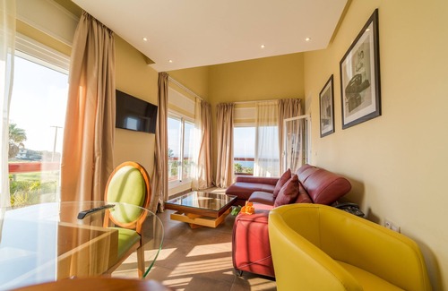 Mnar Apartamento | Mnar CASTLE for 2 Pers in 2 Bedrooms APT. Sea View
