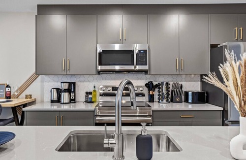 Harvie Heights Apartamento | Mnt Peak Views | Steps to Banff Gate | Hot Tub