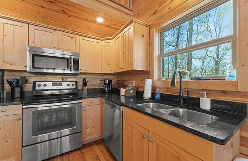 Jasper Cabina | Mnt. View Cabin Near River w/ Hot Tub + Fire Pit Sleeps 10