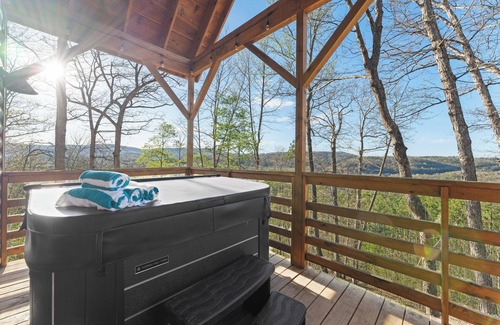 Jasper Cabina | Mnt. View Cabin Near River w/ Hot Tub + Fire Pit Sleeps 10