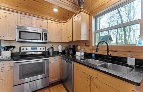 Jasper Cabina | Mnt. View Cabin Near River w/ Hot Tub + Fire Pit