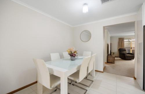 Moana Apartamento | Moana Hideaway - 3BR, BBQ, Parking