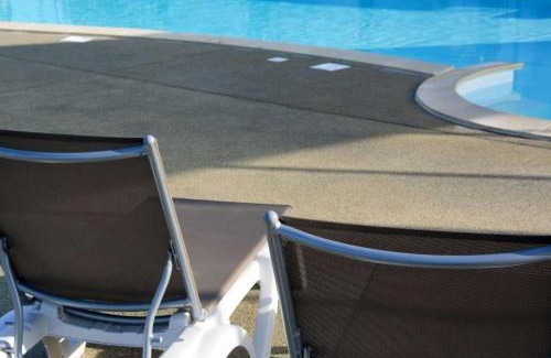 Jullouville-les-Pins Casa | Mobil-home Confort 2 chambres, Piscine chauffée, 200 m de la plage, Parking et Wi-Fi inclus - FR-1-361A-77