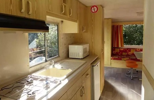 Brousses-et-Villaret Casa | Camping Le Martinet Rouge *** - Casa móvil 3 habitaciones 4 Personas