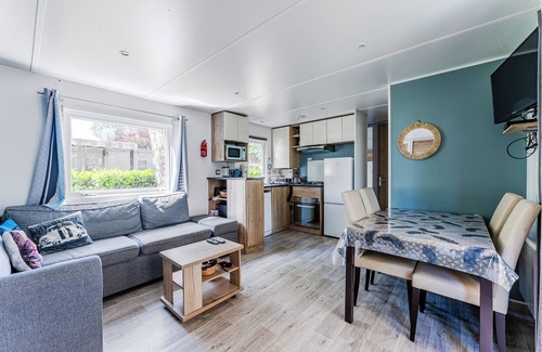 Gastes Alquiler De RV | Mobil-home Gastes Landes con Piscina, Terraza Privada y Aire Acondicionado – Ideal Familia