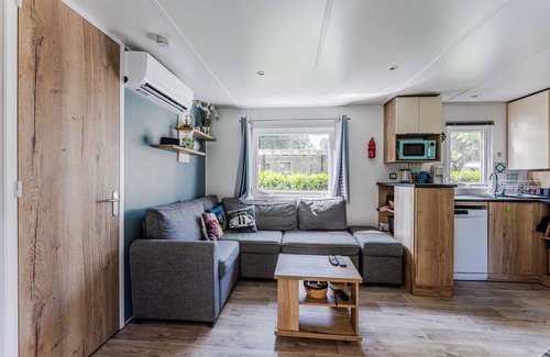 Gastes Alquiler De RV | Mobil-home Gastes Landes con Piscina, Terraza Privada y Aire Acondicionado – Ideal Familia
