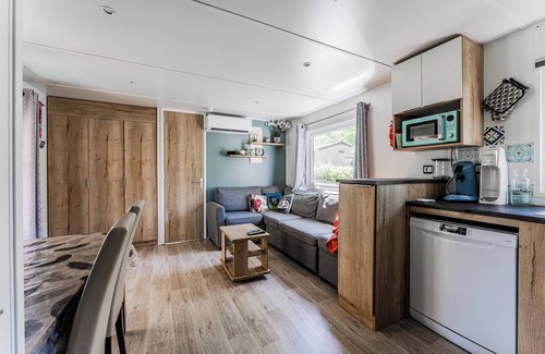 Gastes Alquiler De RV | Mobil-home Gastes Landes con Piscina, Terraza Privada y Aire Acondicionado – Ideal Familia