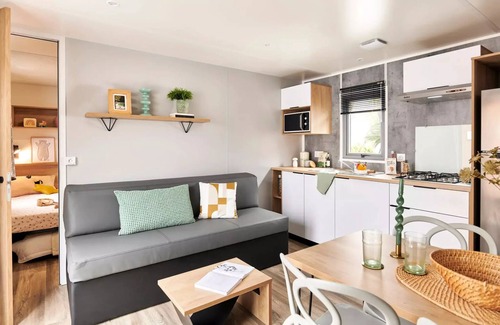 Pouzauges Casa | Mobilheim Luxury SPA - 2 Schlafzimmer - 2 Badezimmer - 2 WC - CLIM - TV + Geschirrspüler + Jacuzzi 6 Personen