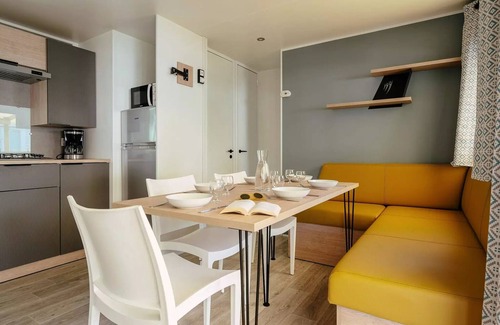 Wanroij Casa | Mobil-home | Premium | 3 Bedrooms | 6 sleeps | Raised terrace | A/C