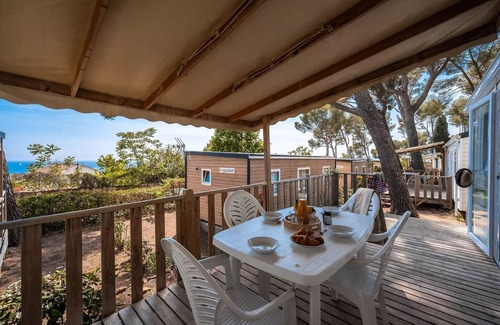 Sevenum Casa | Mobil-home | Premium Azure | 3 Bedrooms | 6 sleeps | Raised terrace | A/C