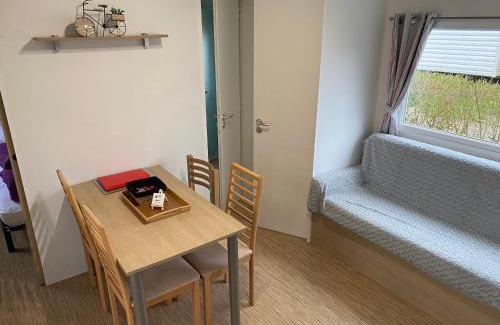 Onzain Otro | Mobil Home tout confort idéal pour 4 personnes dans le Domaine de Dugny CAMPING 4 ETOILES, Proche de Blois, du Zoo de beauval et des Châteaux de la Loire