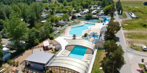 Onzain Otro | Mobil Home tout confort idéal pour 4 personnes dans le Domaine de Dugny CAMPING 4 ETOILES, Proche de Blois, du Zoo de beauval et des Châteaux de la Loire