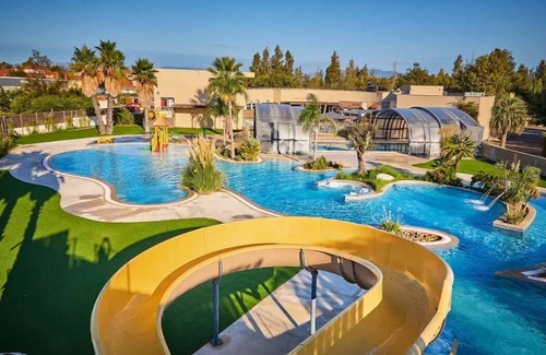 Torreilles-Plage Casa | Mobil-home | Ultimate | 2 Ch. | 4 pers. | Raised terrace with tropical shower | A/C | TV