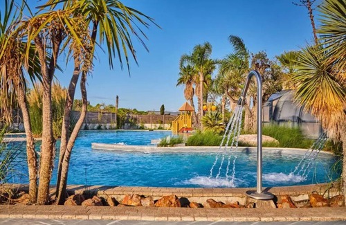 Torreilles-Plage Casa | Mobil-home | Ultimate | 2 Ch. | 4 pers. | Raised terrace with tropical shower | A/C | TV