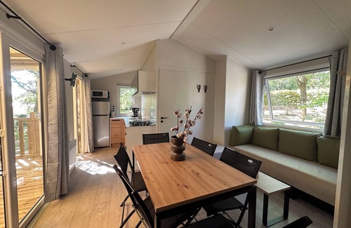 Berrias-et-Casteljau Casa | Alquiler de casas móviles en un agradable camping familiar