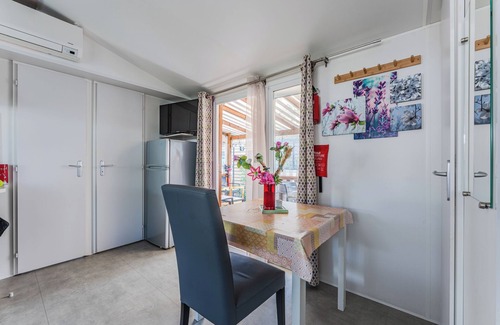 Saint-Julien-en-Born Alquiler De RV | Mobil Home 'Les Dunes De Contis' con piscina compartida, terraza privada y aire acondicionado