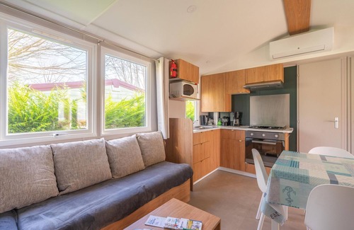 Les Mathes Alquiler De RV | Casa móvil "Camping Les Charmettes" con terraza compartida y jardín privado