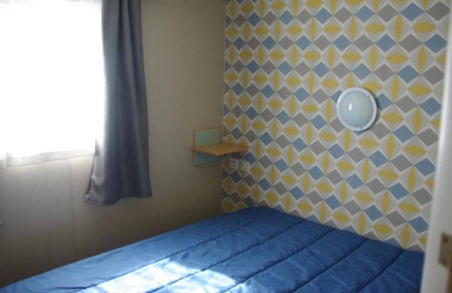 Gravieres Casa | Mobile Home 'Camping La Châtaigneraie' with Private Terrace, Private Garden and Wi-Fi