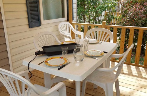 La Roque-d'Antheron Alquiler De RV | Mobil-home 'Le 147 Aux Iscles' con piscina compartida, terraza privada y aire acondicionado