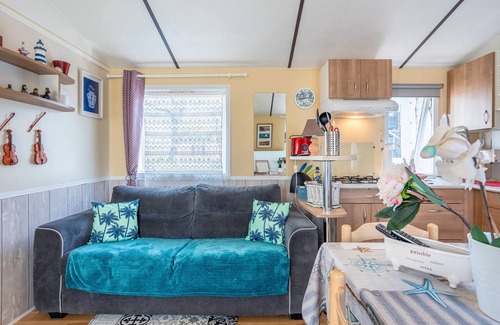 Saint-Hilaire-de-Riez Alquiler De RV | Mobil Home 'Au Calme - Piscine' con piscina compartida y terraza privada