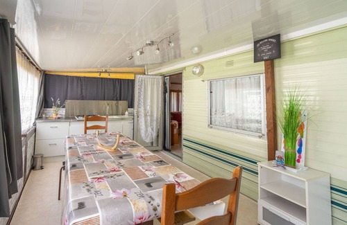 La Tremblade Alquiler De RV | Mobil Home 'Mobil Home Willerby' con piscina compartida, Wi-Fi y aire acondicionado
