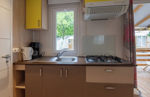 Lavilledieu Casa | Casa móvil 'Mobil-home C - 1-4 pers' con piscina compartida, terraza privada y jardín compartido