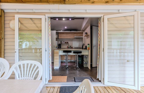 Aureilhan Alquiler De RV | Casa móvil 'Ohara 2 Chambres' con piscina compartida, terraza privada y aire acondicionado