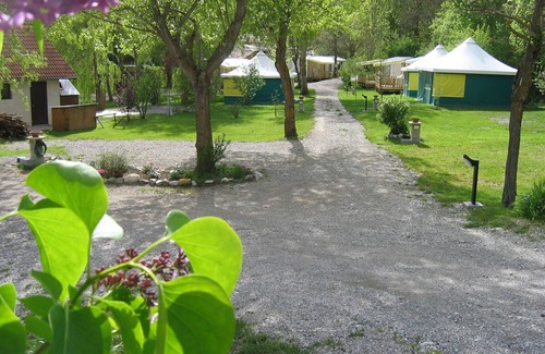 Veynes Casa | Alquiler de casas móviles de camping tranquilas praderas